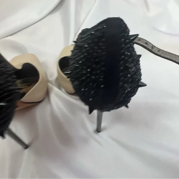 Sam Edelman Scarlett Nude and Black Spikey Heels, size 6 - Picture 7 of 8
